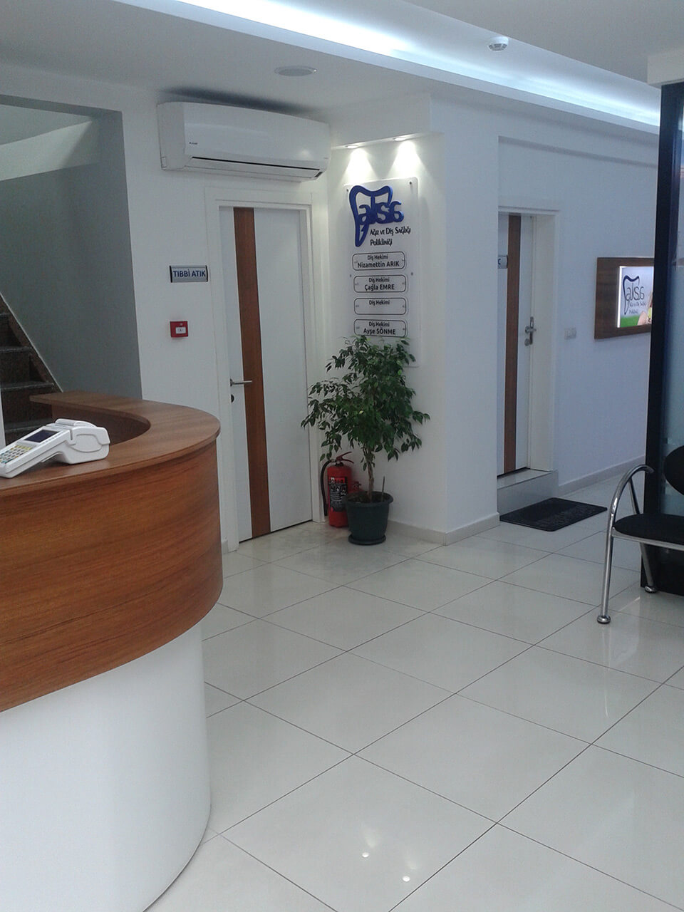 Zeytinburnu Diş Polikliniği - Ana Giriş ve Dış Cephe