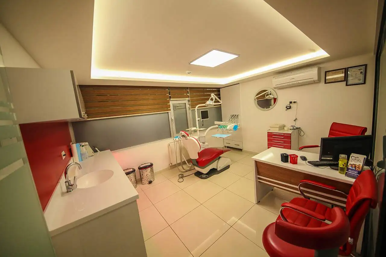 Aksa Diş Kliniği - Klinik Fotoğrafı 2